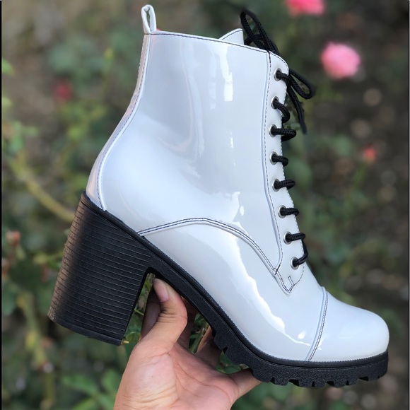 White patent ankle bootie - Picture 7 of 7